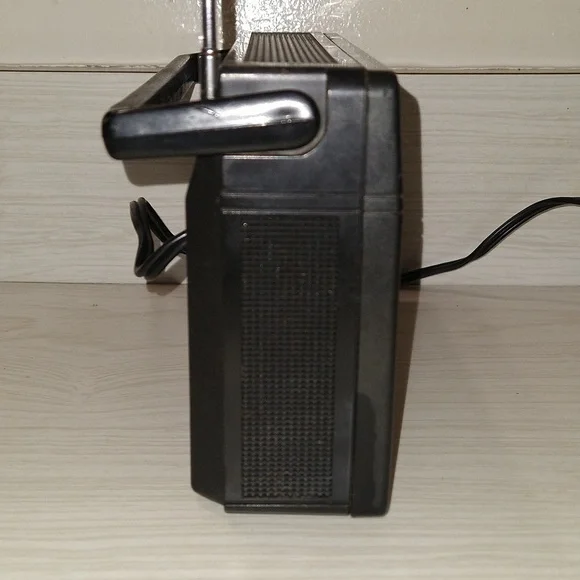 Vintage General Electric GE Portable AM/FM Radio 2-Way Power Model 7-2660D - Picture 4 of 5